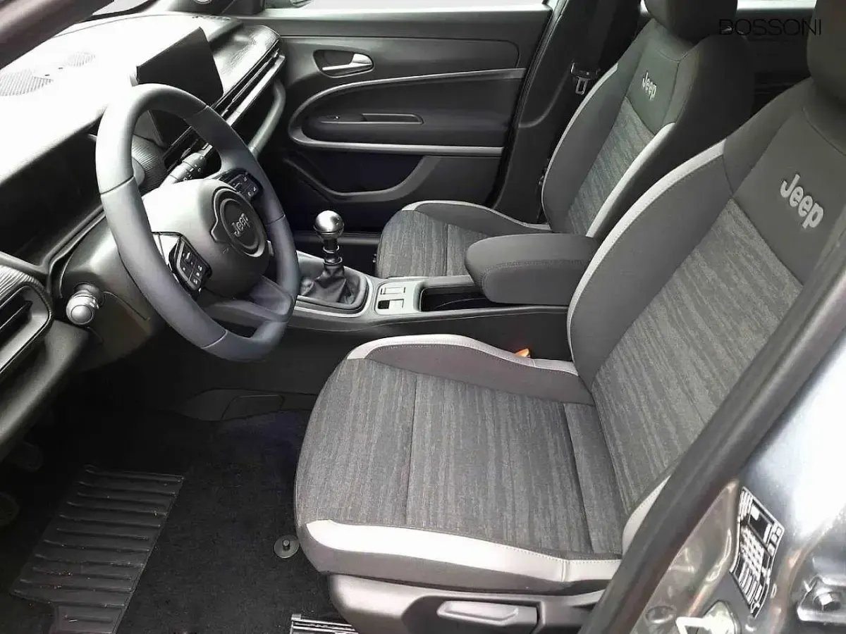 Nuova Jeep Avenger Longitude 100 CV (73 kW) 2026 Grigio SUV