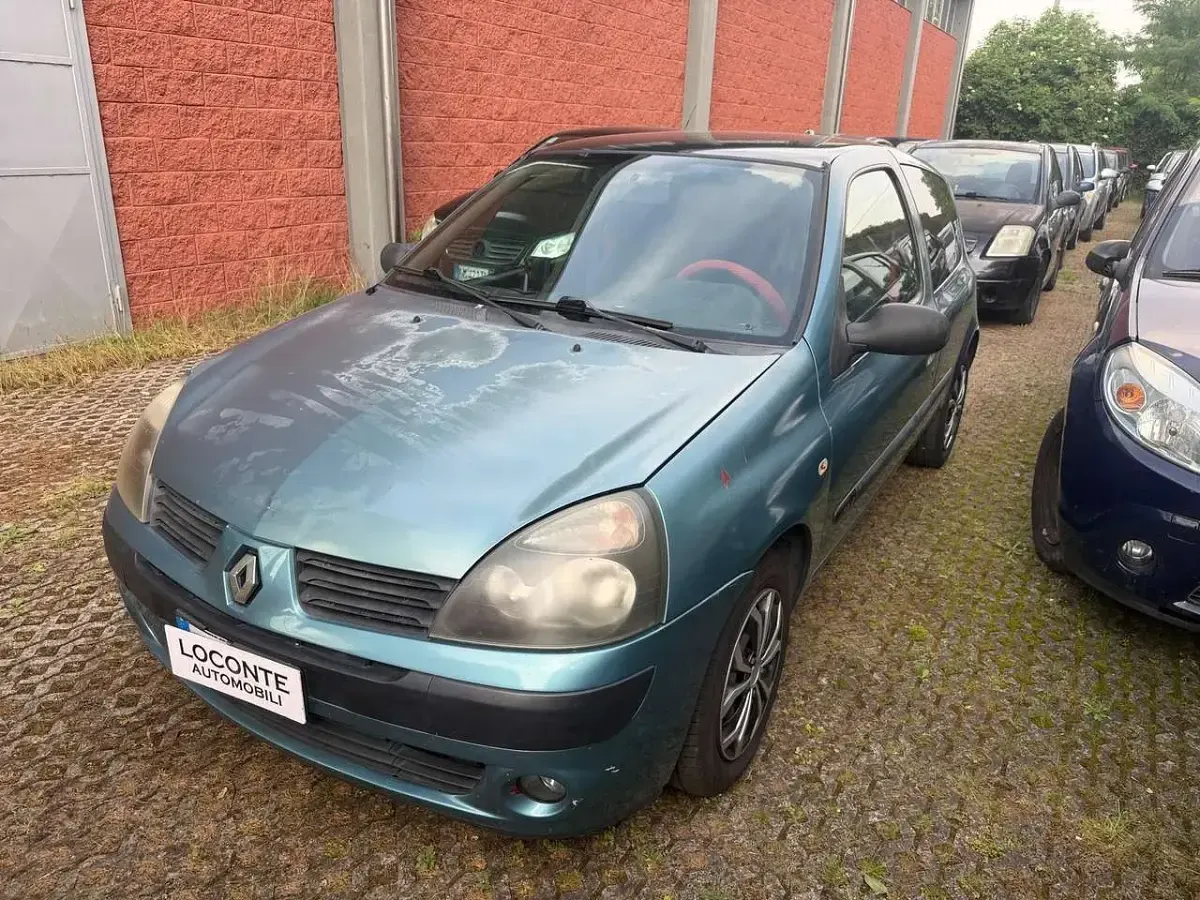 Usata Renault Clio II 75 CV (55 kW) 2005 Blu/azzurro Berlina
