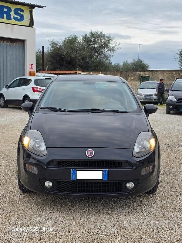 Usata Fiat Punto Street 95 CV (69 kW) 2018 Nero Berlina