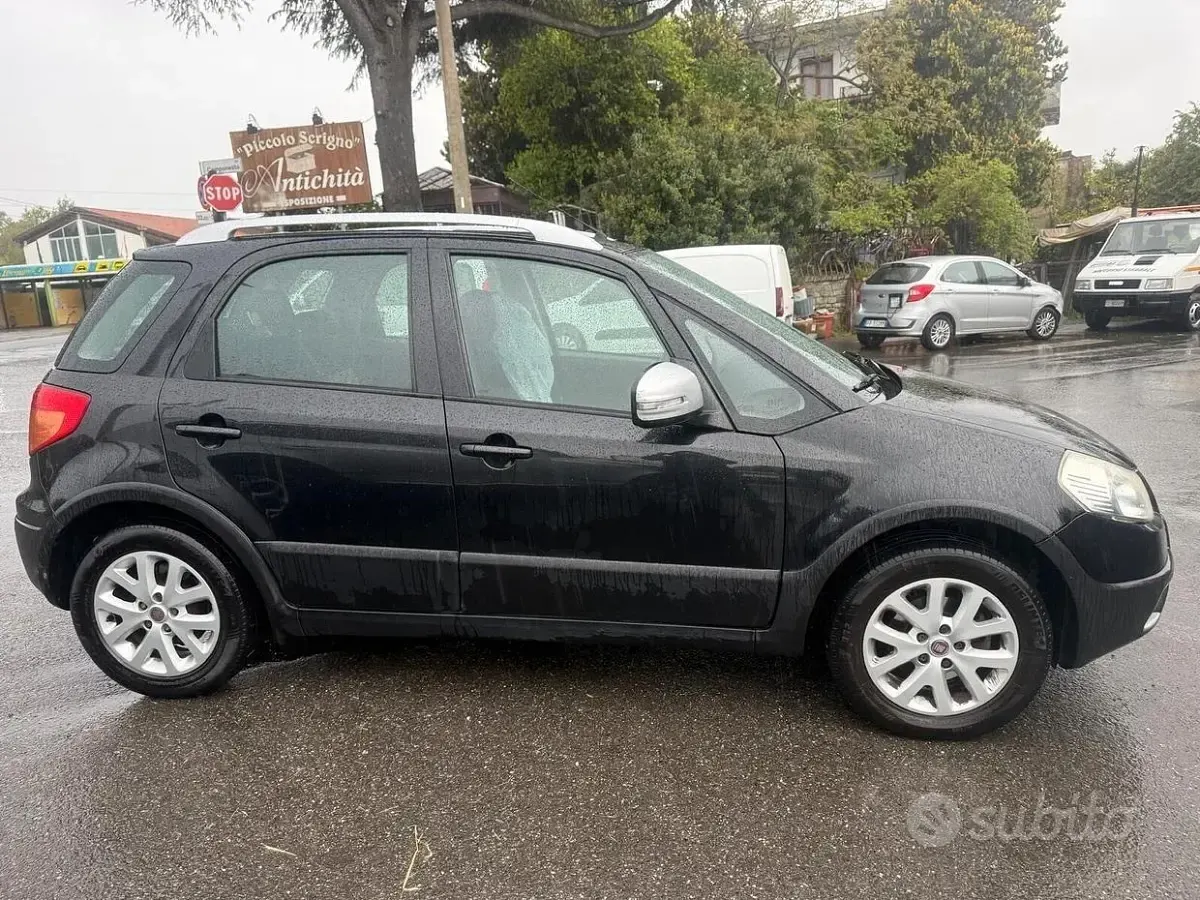 Usata Fiat Sedici Dynamic 120 CV (88 kW) 2012 Nero SUV