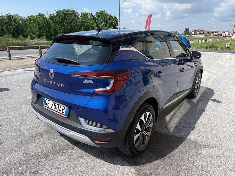 Usata Renault Captur Zen 101 CV (74 kW) 2021 Blu/azzurro SUV