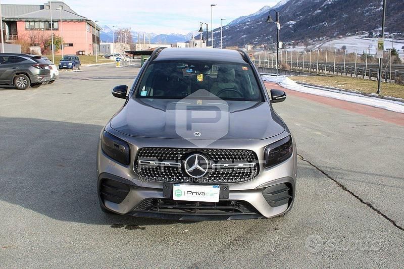 Usata Mercedes GLB180 Premium 116 CV (85 kW) 2023 Grigio SUV