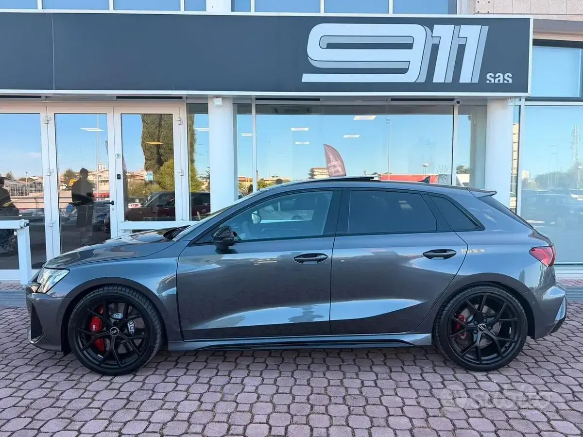 Usata Audi RS3 Ambiente 400 CV (294 kW) 2026 Grigio Berlina