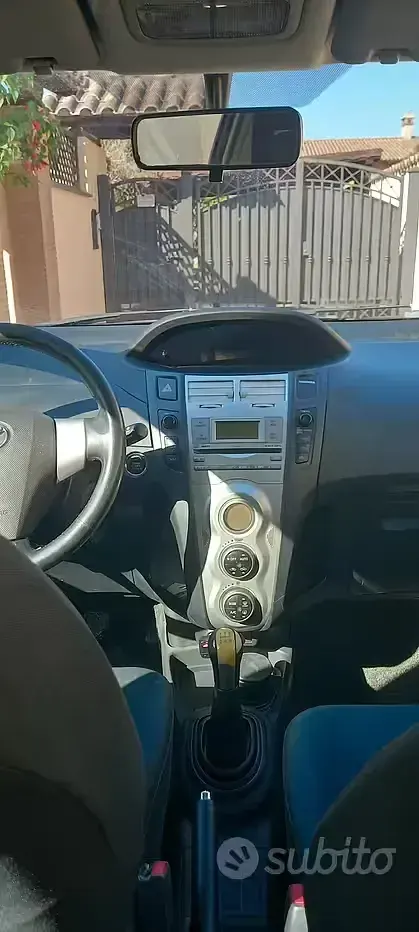 Usata Toyota Yaris 69 CV (50 kW) 2007 Grigio Utilitaria