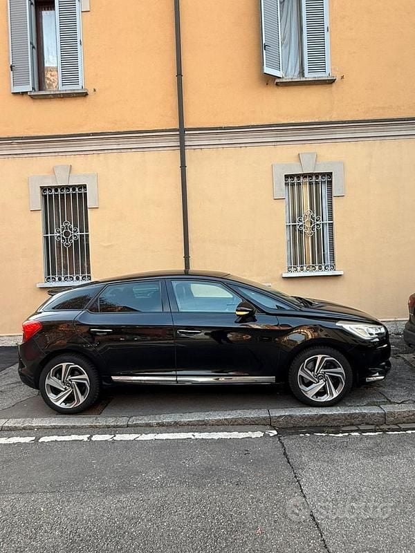 Gebraucht DS Automobiles DS5 So Chic 150 PS (110 kW) 2016 Schwarz Kleinwagen