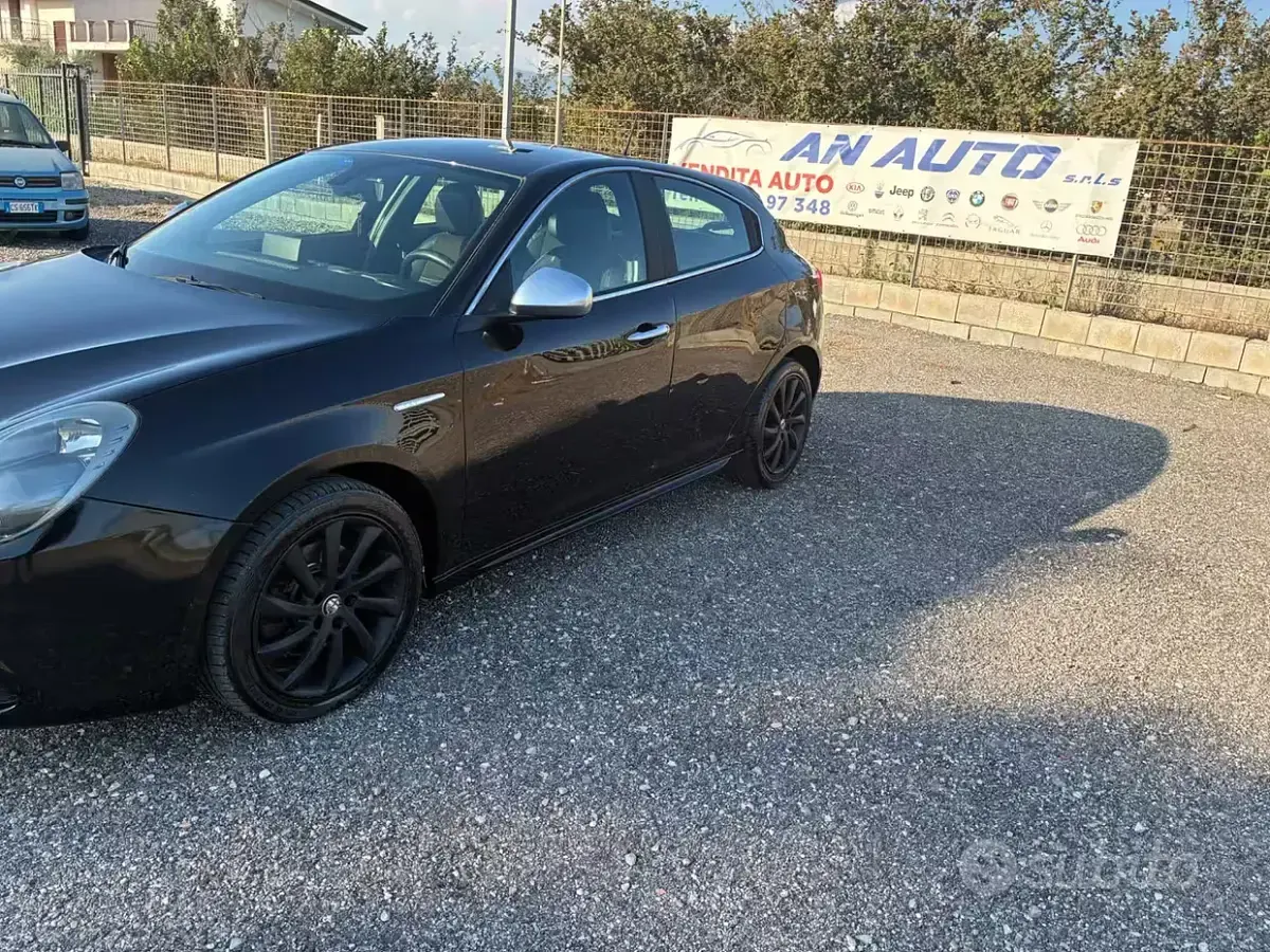 Usata Alfa Romeo Giulietta Exclusive 170 CV (125 kW) 2011 Nero Utilitaria