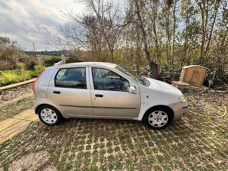 Usata Fiat Punto 69 CV (50 kW) 2004 Grigio Utilitaria