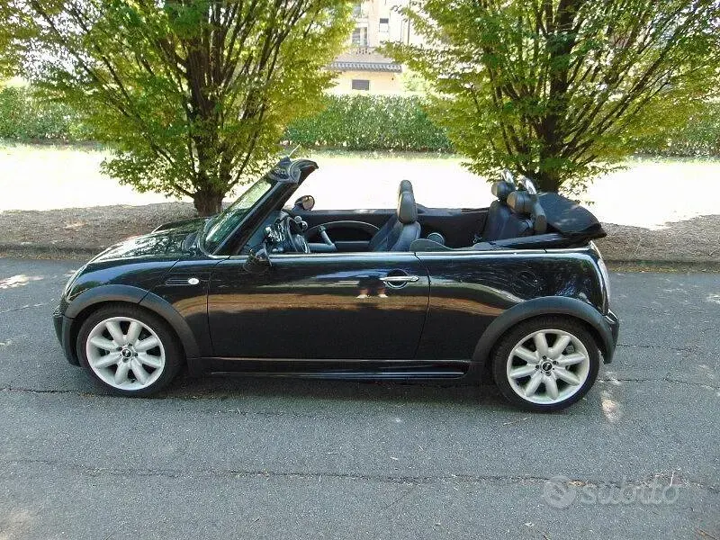 Usata Mini Cooper Cabriolet 116 CV (85 kW) 2006 Nero Cabrio