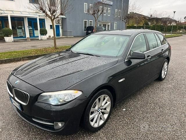 Nero Usata 2014 BMW 520 Luxury Line Station wagon | 7420 € (Molto cara) - Immagine 1/4