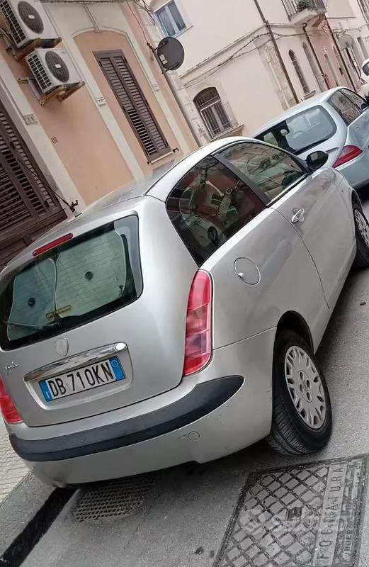 Usata Lancia Ypsilon 60 CV (44 kW) 2006 Utilitaria