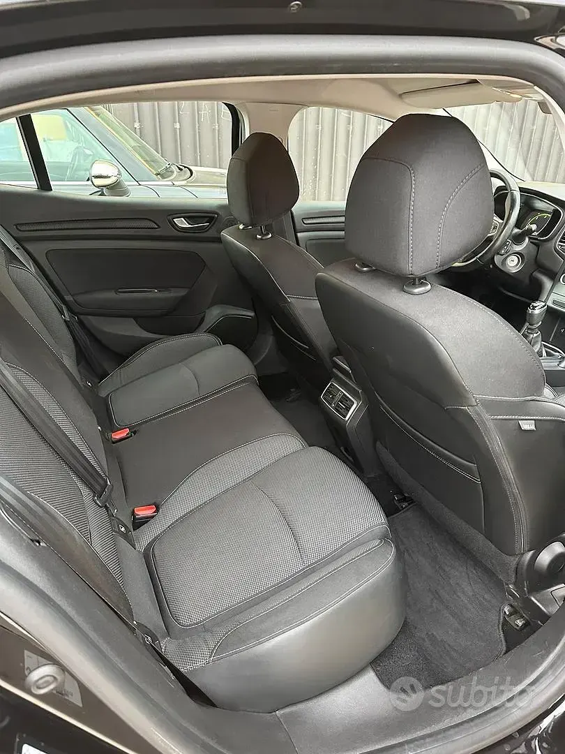 Usata Renault Mégane 116 CV (85 kW) 2018 Nero Berlina