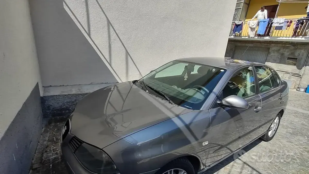 Usata Seat Cordoba 101 CV (74 kW) 2004 Berlina