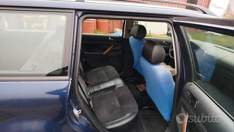 Usata VW Passat 110 CV (80 kW) 2000 Blu Station wagon