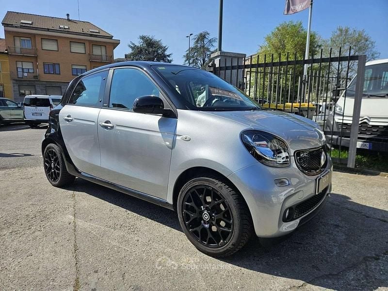 Usata Smart ForFour Passion 71 CV (52 kW) 2015 Grigio Utilitaria