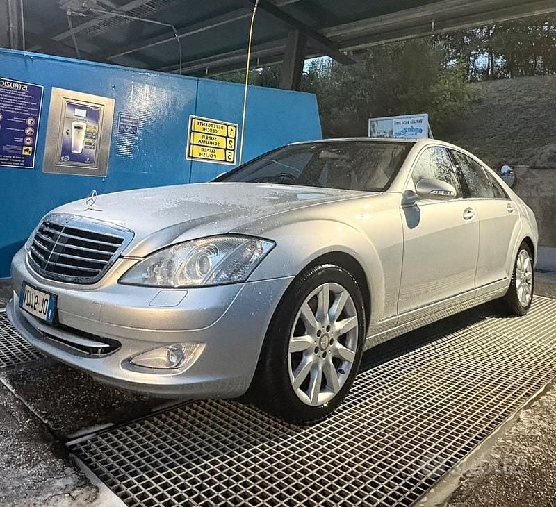 Usata Mercedes S500 387 CV (284 kW) 2007 Grigio Berlina