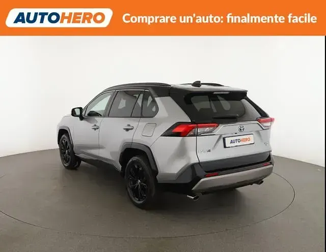 Usata Toyota RAV4 Hybrid Style 222 CV (163 kW) 2022 Argento SUV