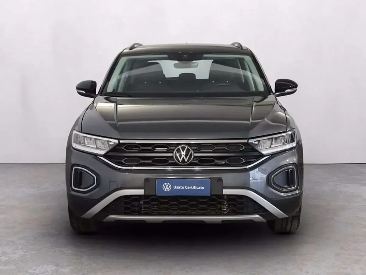 Usata VW T-Roc Life 116 CV (85 kW) 2025 Indium grey metallizzato nero SUV