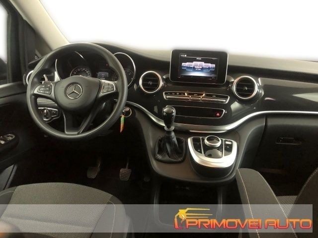 Grigio Usata 2019 Mercedes V200 Monovolume | 41.300 € - Immagine 1/4