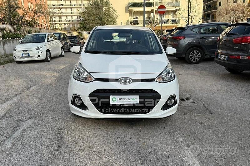 Usata Hyundai i10 Comfort 65 CV (47 kW) 2016 Bianco Utilitaria