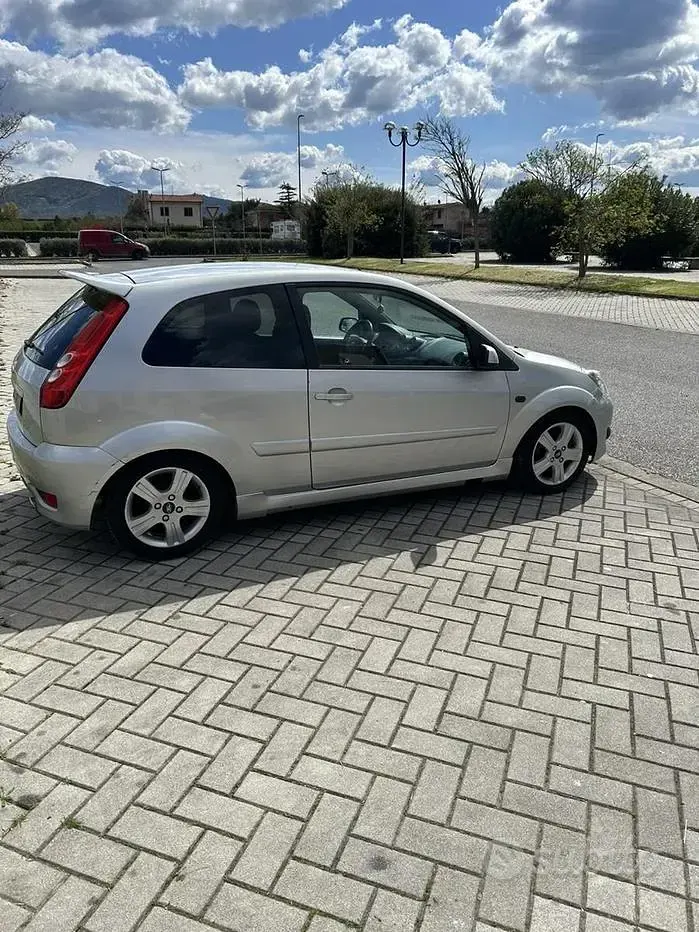 Brugt Ford Fiesta ST 75 HK (55 kW) 2008 Grå Hatchback