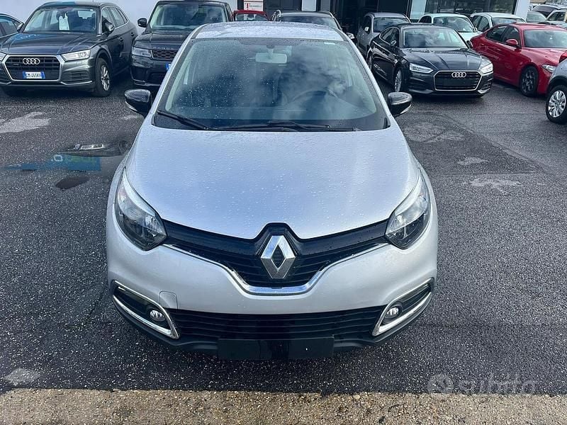 Usata Renault Captur Zen 120 CV (88 kW) 2017 Argento SUV