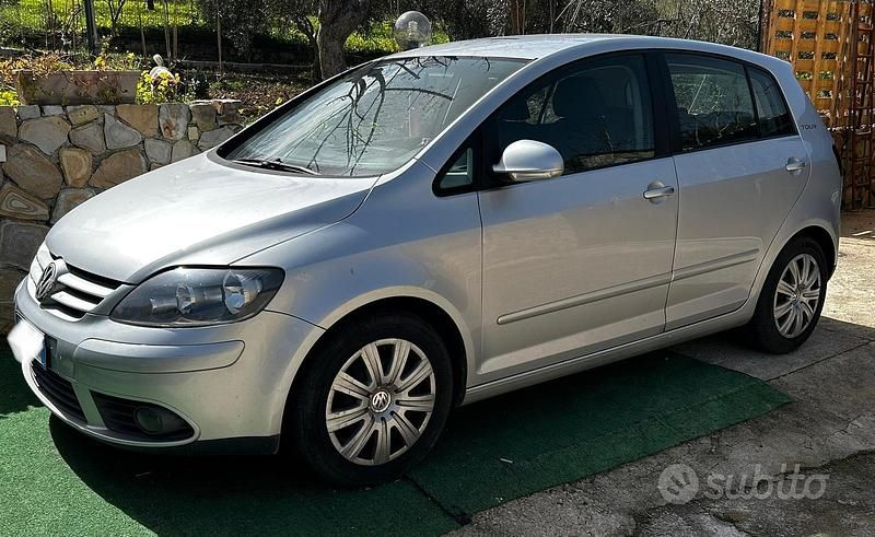 Usata VW Golf V 105 CV (77 kW) 2004 Grigio Berlina