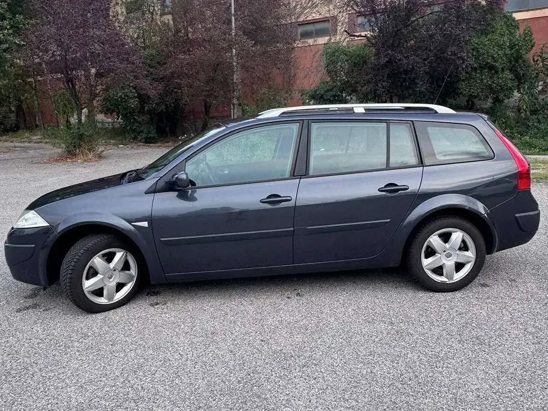 Usata Renault Mégane GrandTour Dynamique 106 CV (77 kW) 2008 Grigio Station wagon