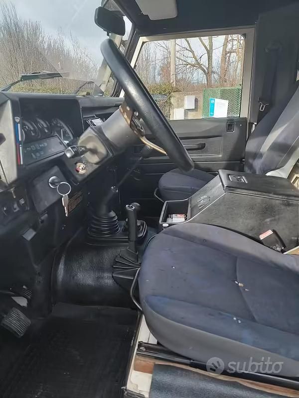 Usata Land Rover Defender 113 CV (83 kW) 1996 Bianco SUV