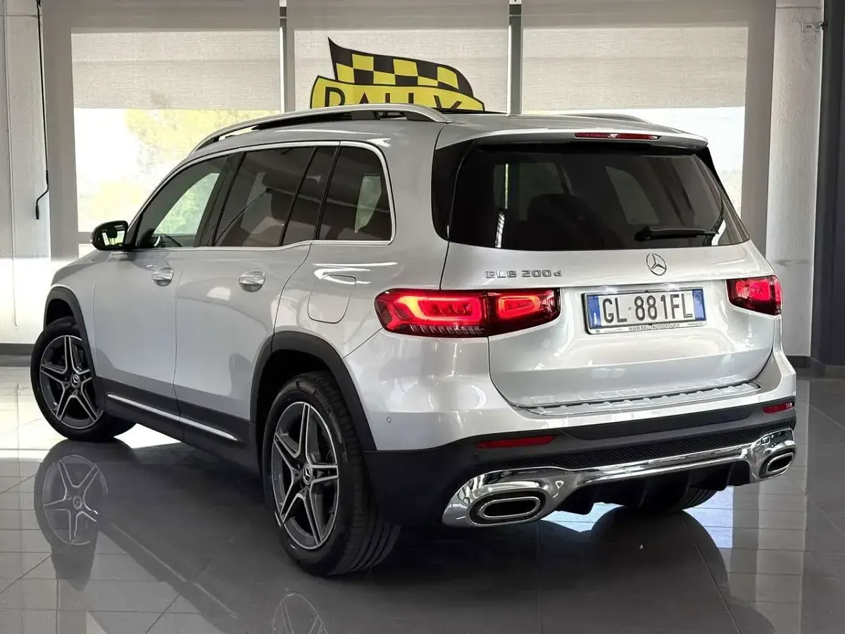 Usata Mercedes GLB200 Premium 150 CV (110 kW) 2023 Grigio SUV
