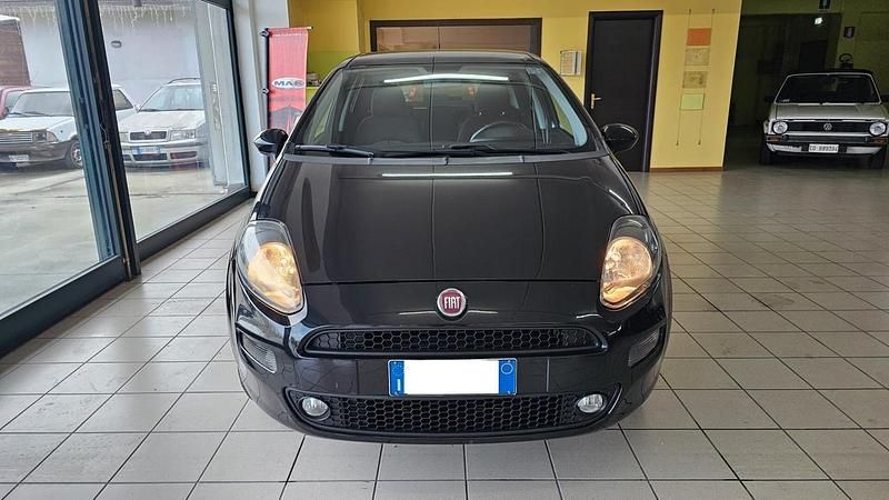 Usata Fiat Punto Lounge 77 CV (56 kW) 2018 Nero Utilitaria