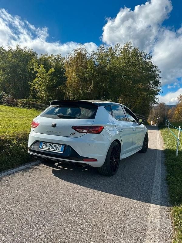 Usata Seat Leon CUPRA 300 CV (220 kW) 2016 Bianco Berlina