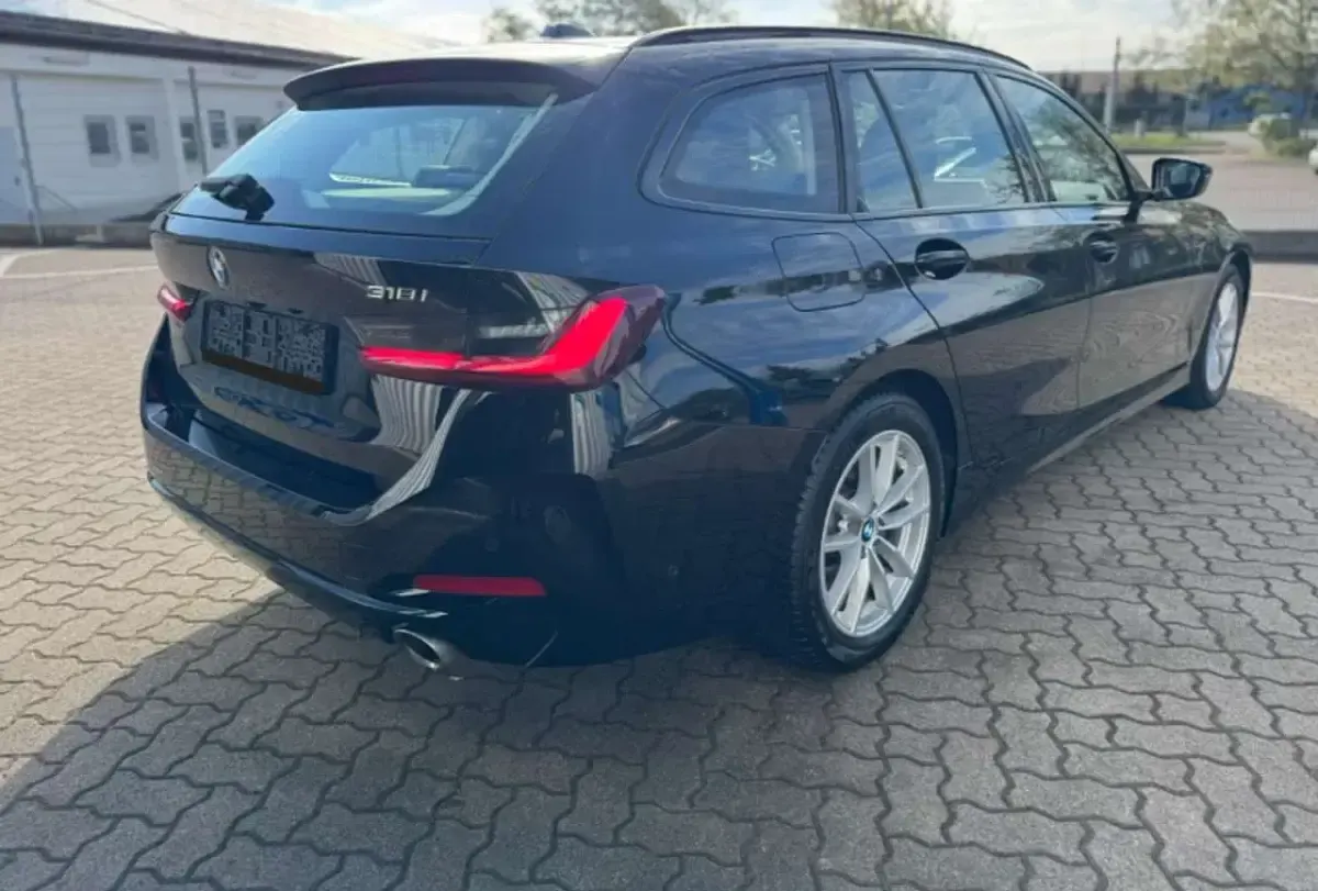 Usata BMW 318 156 CV (114 kW) 2025 Nero Station wagon