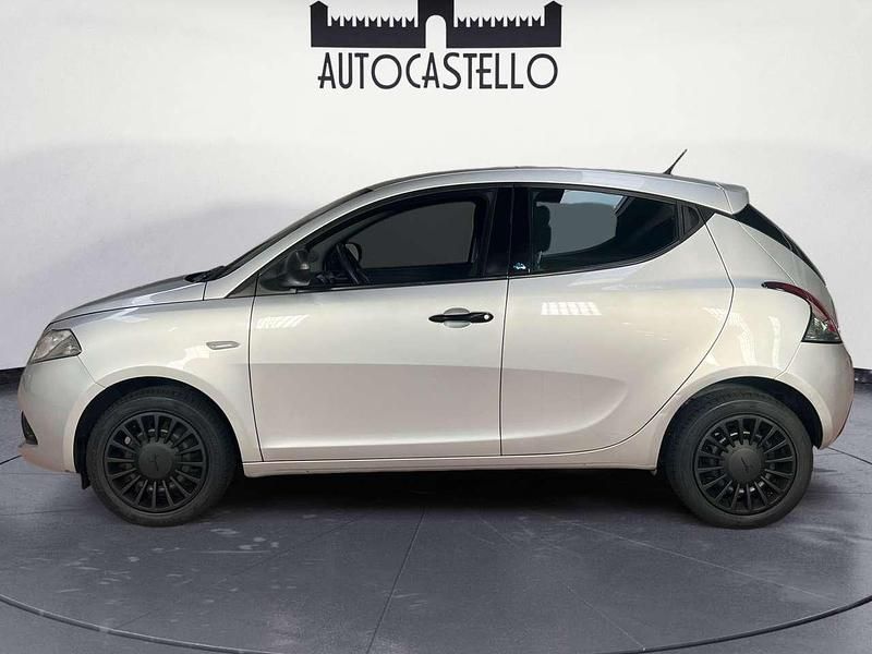 Usata Lancia Ypsilon 69 CV (50 kW) 2018 Grigio Utilitaria
