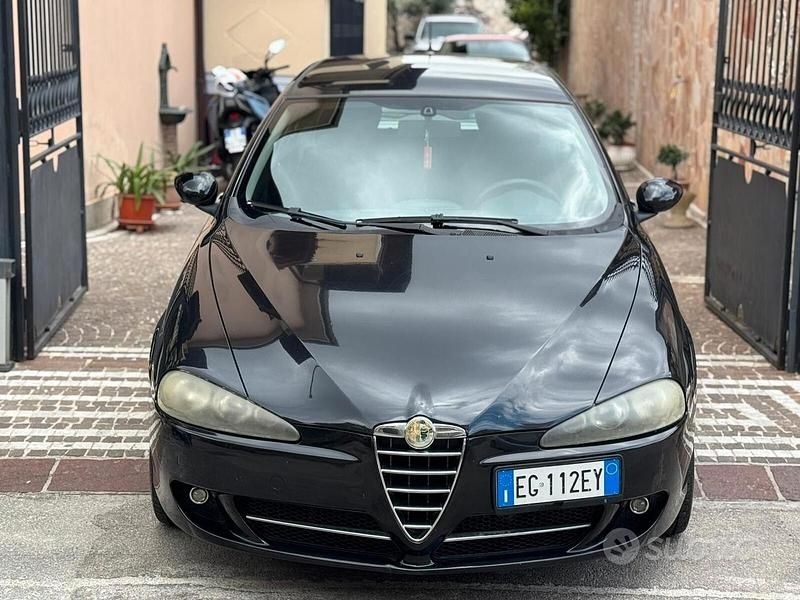 Usata Alfa Romeo 147 120 CV (88 kW) 2010 Nero Utilitaria