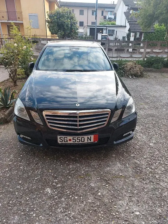 Usata Mercedes E220 170 CV (125 kW) 2009 Nero Berlina