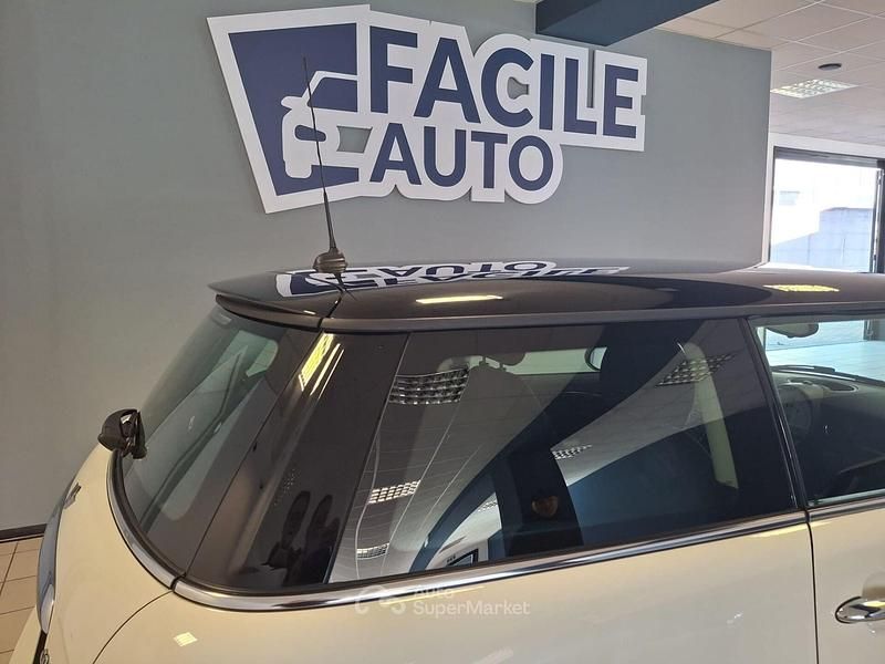 Usata Mini Cooper D Hype 111 CV (81 kW) 2014 Beige Utilitaria