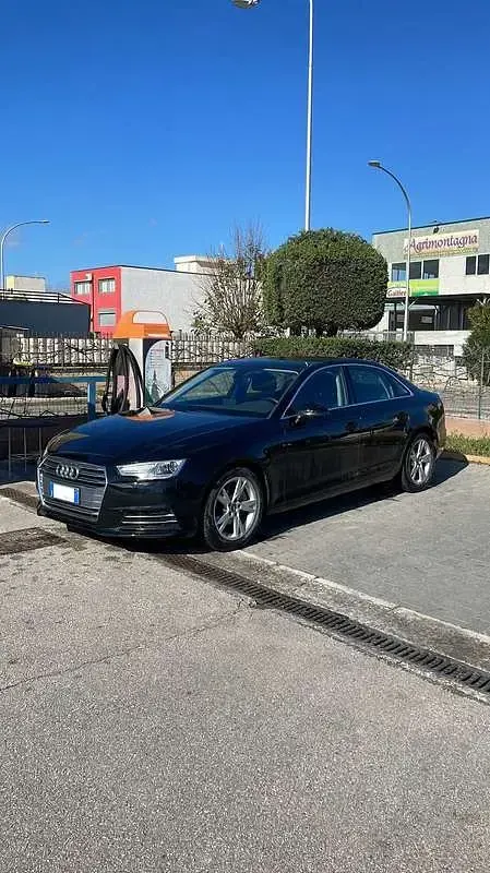 Usata Audi A4 Business 190 CV (139 kW) 2018 Berlina