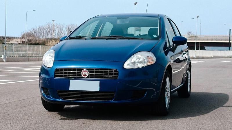 Usata Fiat Grande Punto Emotion 90 CV (66 kW) 2007 Blu Utilitaria