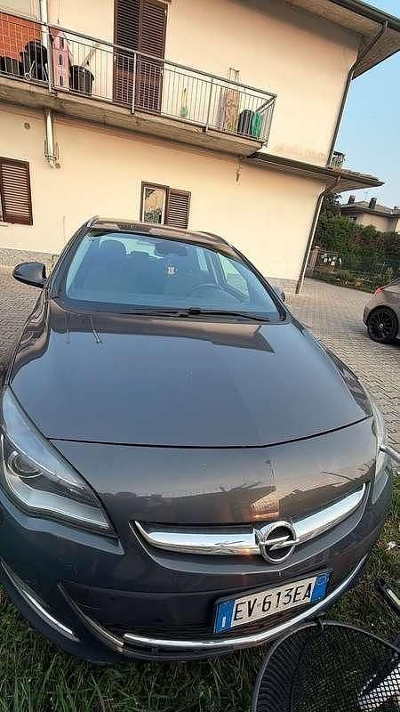 Usata Opel Astra 165 CV (121 kW) 2014 Grigio Station wagon