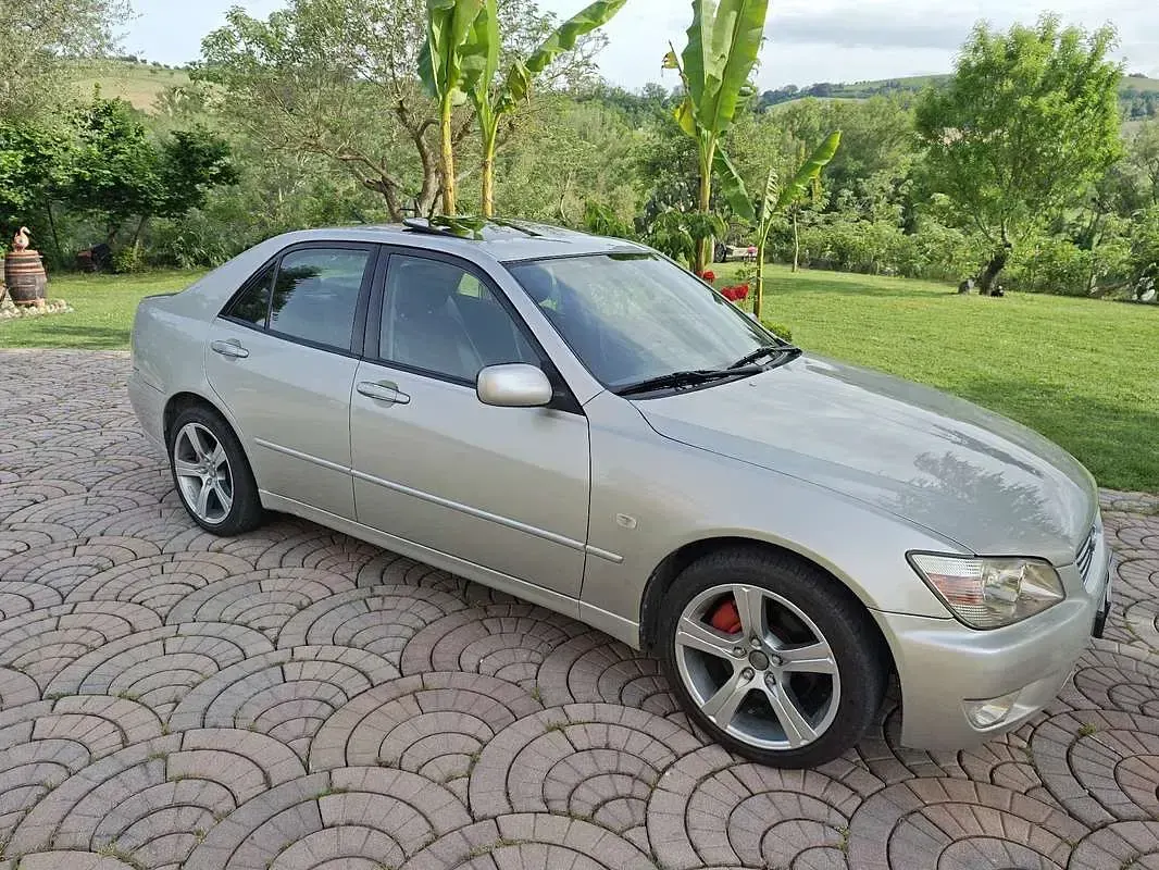 Usata Lexus IS200 155 CV (114 kW) 2000 Berlina