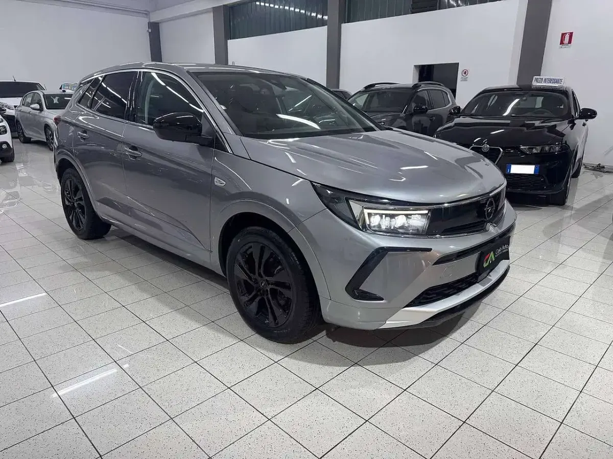 Usata Opel Grandland X Elegance 131 CV (96 kW) 2023 Argento SUV