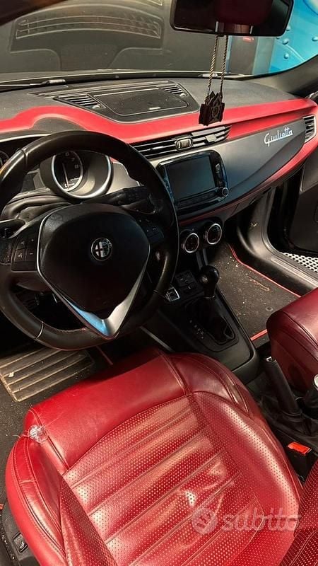 Usata Alfa Romeo Giulietta Quadrifoglio 240 CV (176 kW) 2015 Utilitaria