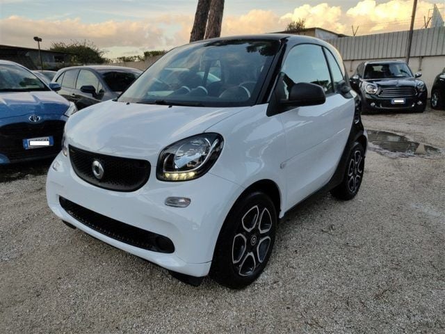 Nero Usata 2015 Smart ForTwo Coupé Coupé | 10.500 € (Cara) - Immagine 1/3