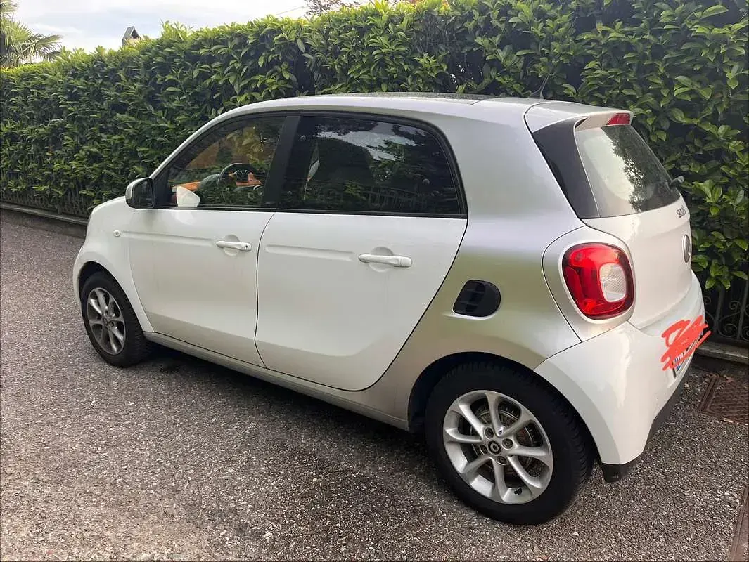 Usata Smart ForFour Passion 71 CV (52 kW) 2015 Bianco Utilitaria