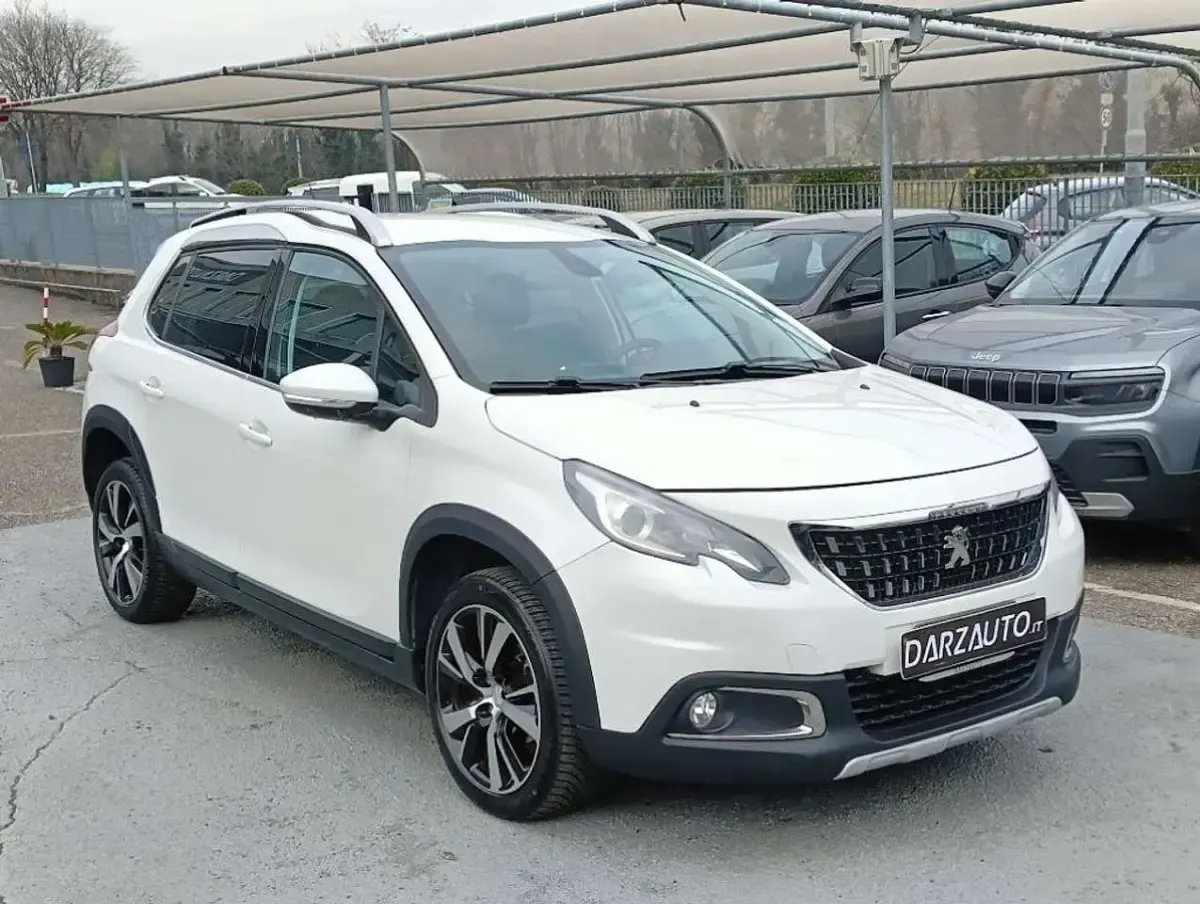Usata Peugeot 2008 Allure 99 CV (72 kW) 2017 Bianco SUV
