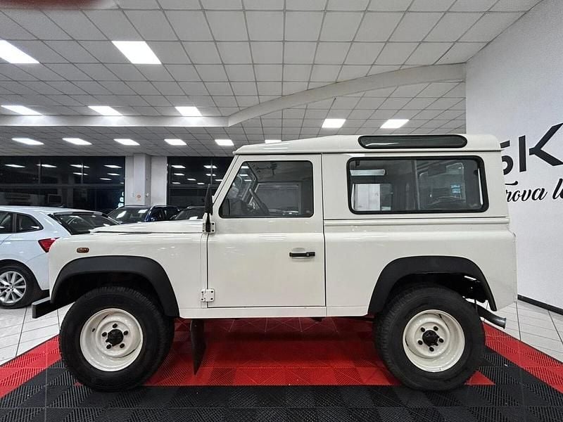 Usata Land Rover Defender 122 CV (89 kW) 2000 Beige Station wagon