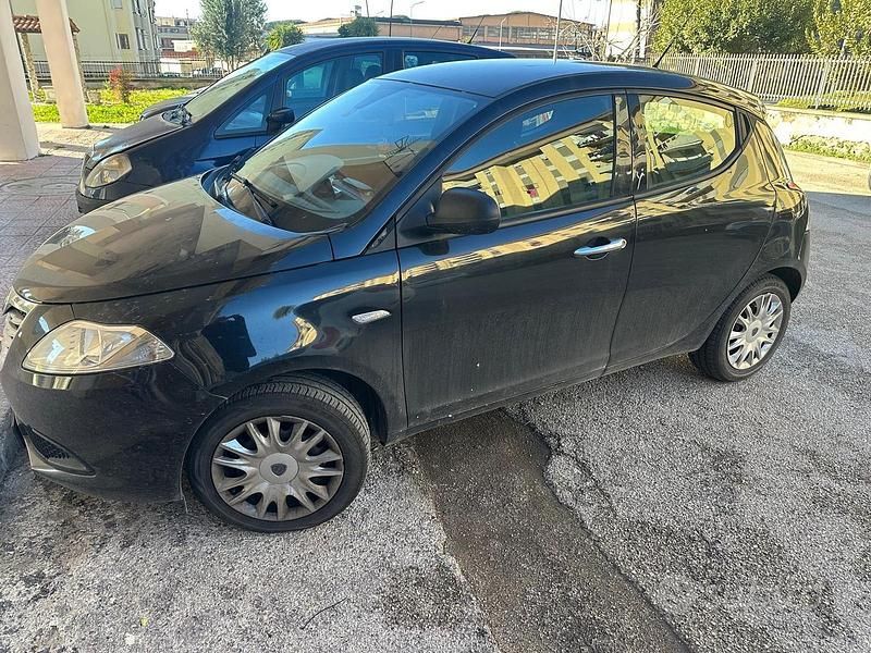 Usata Lancia Ypsilon 2013 Nero Utilitaria