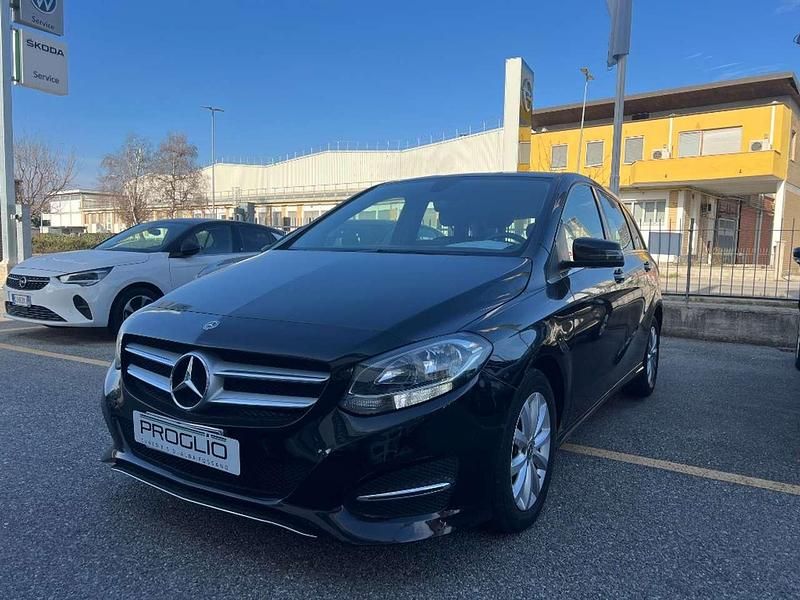 2t nero perla Usata 2019 Mercedes B200 Premium Monovolume | 18.450 € (Buon prezzo) - Immagine 1/4