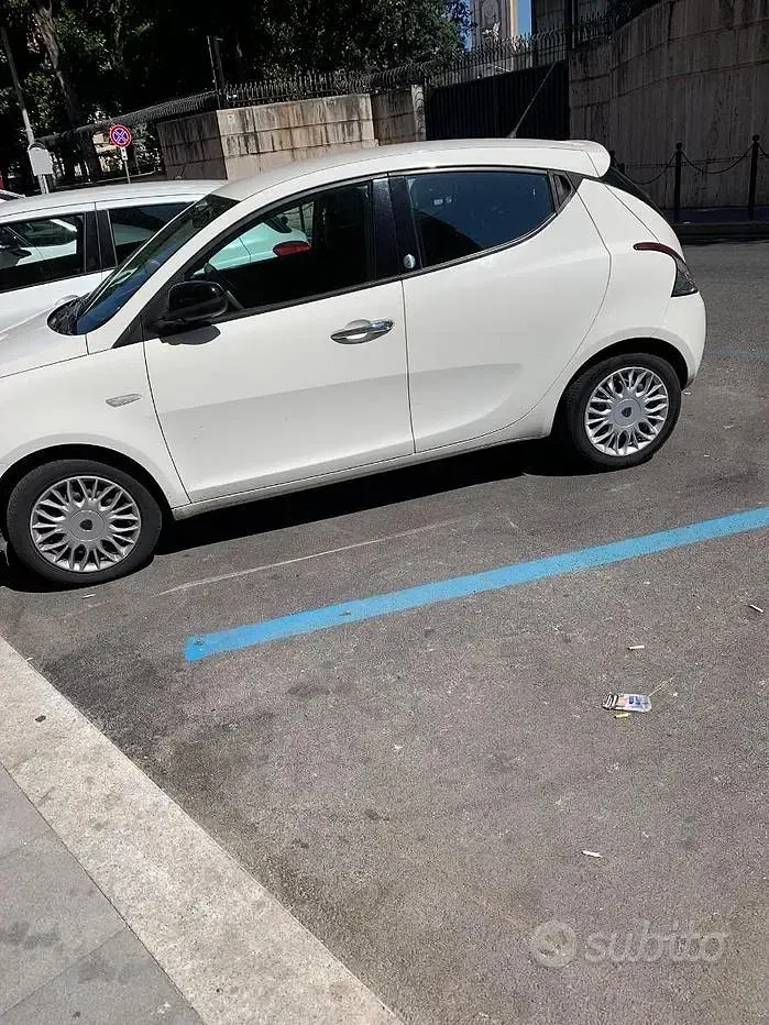 Usata Lancia Ypsilon 69 CV (50 kW) 2017 Bianco Utilitaria