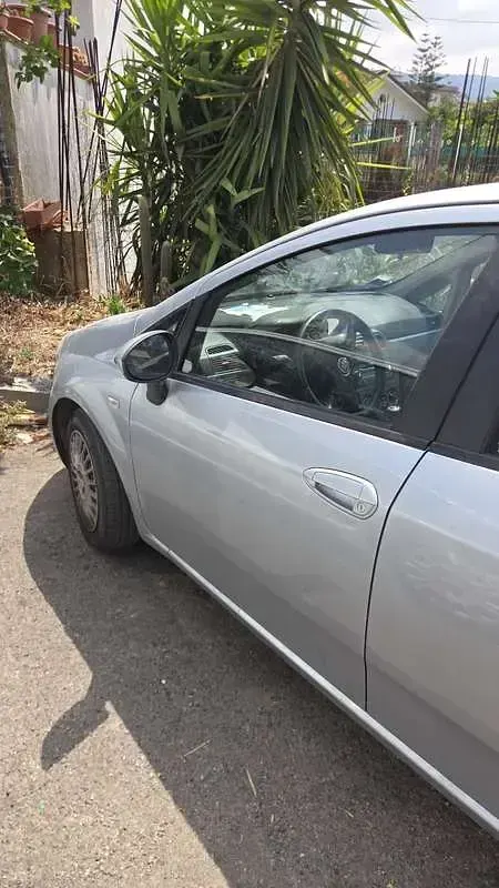 Usata Fiat Grande Punto Dynamic 90 CV (66 kW) 2007 Grigio Utilitaria